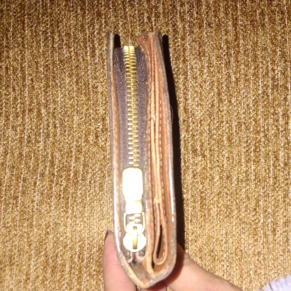 SOLD Authentic Louis Vuitton Bifold Wallet - Picture 3 of 15